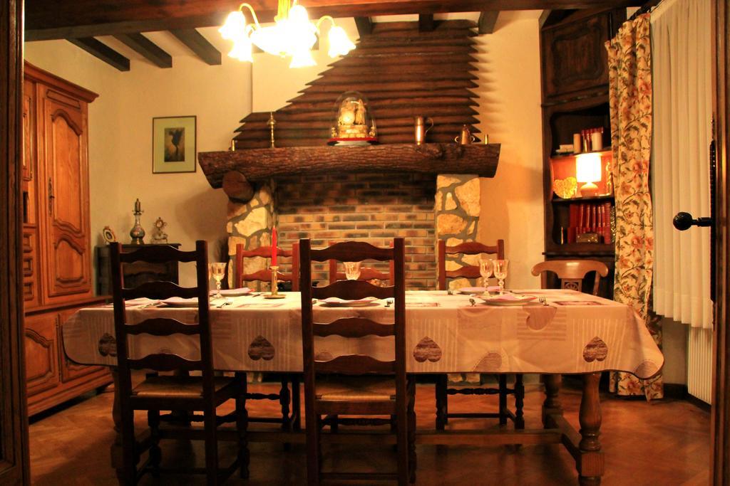 La Maison Des Chats Saint-Mary-le-Plain Buitenkant foto